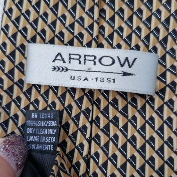 Arrow Silk Tie with  Black & Gold - Picture 3 of 3